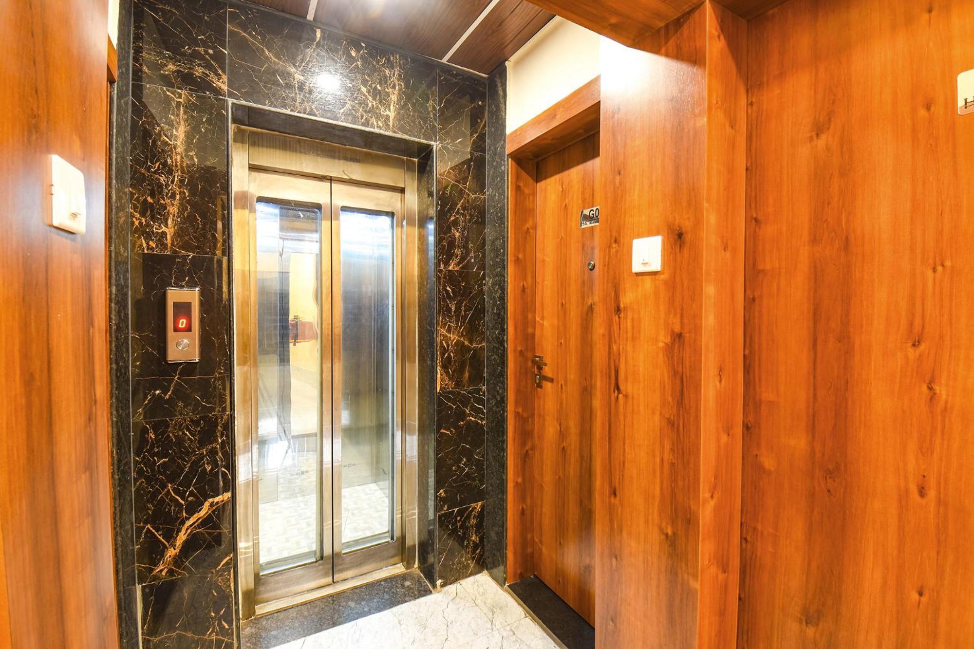 Fabhotel Prime Kharadi Residency - Nr Lohgaon Pune Bagian luar foto