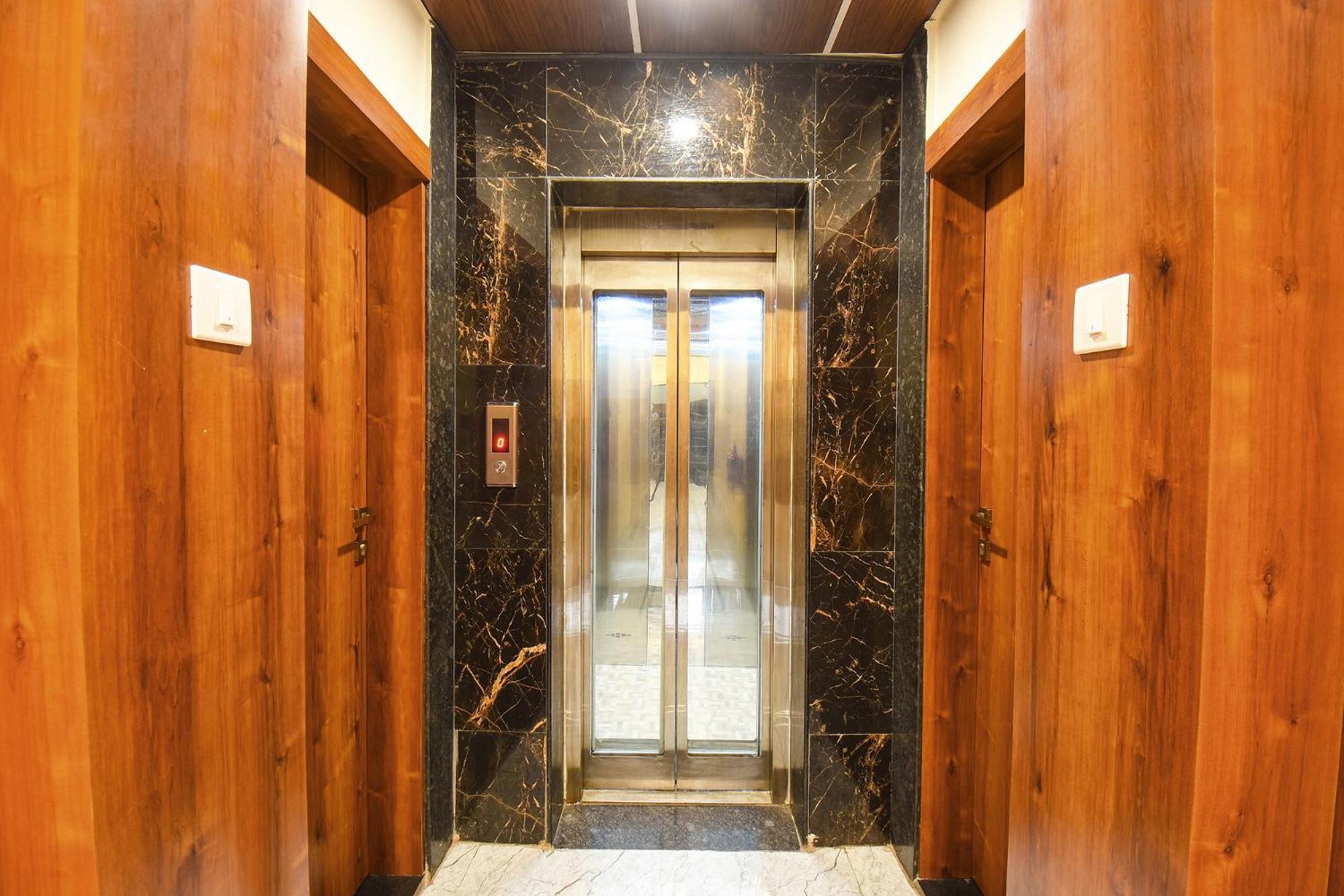 Fabhotel Prime Kharadi Residency - Nr Lohgaon Pune Bagian luar foto
