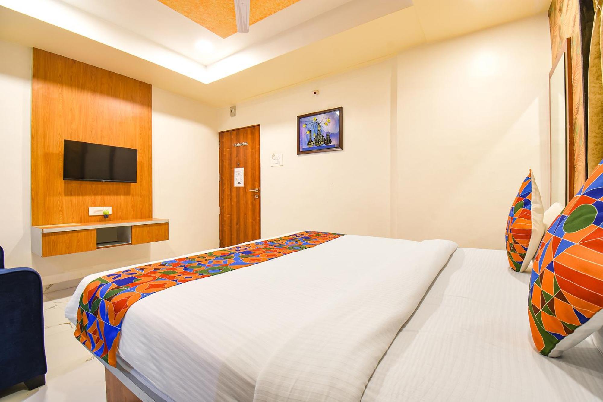 Fabhotel Prime Kharadi Residency - Nr Lohgaon Pune Bagian luar foto